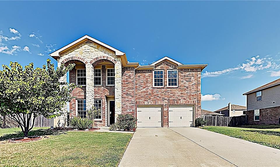 1st image of 1401 Yosemite Dr