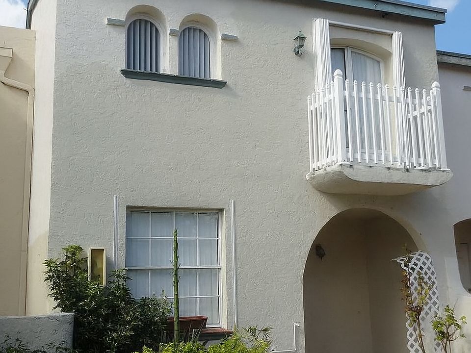 1st image of 4121 NW 9th Ave APT 3