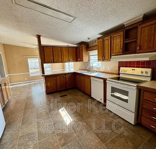 388 River Rd — Photo 21