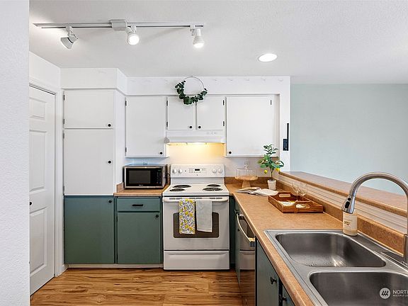 Charming kitchen>