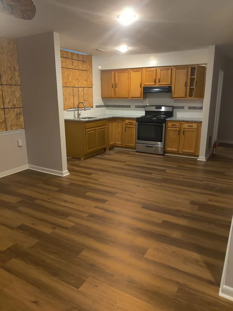 3322 N 15th St., 5 bedrooms, 2 bathrooms for $1,640/Month — Photo 2