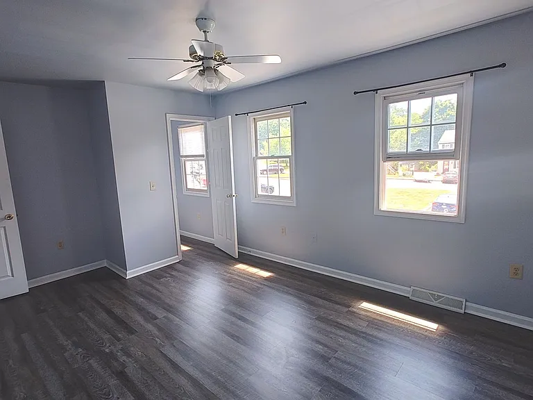 52 Michael Ct — Photo 18