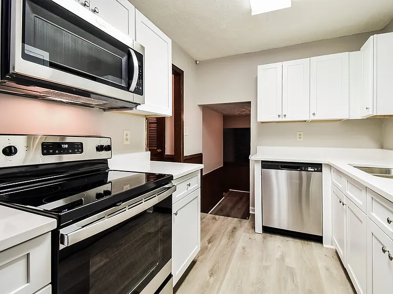2725 Westford Ct — Photo 8