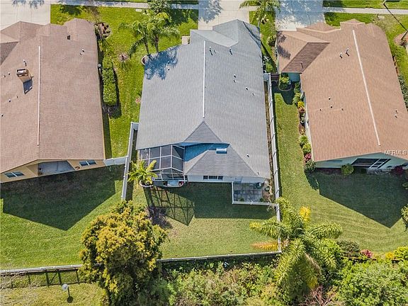 3rd image of 19801 Ellendale Dr