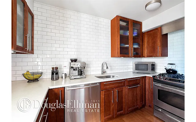 Sold by Douglas Elliman | media 4