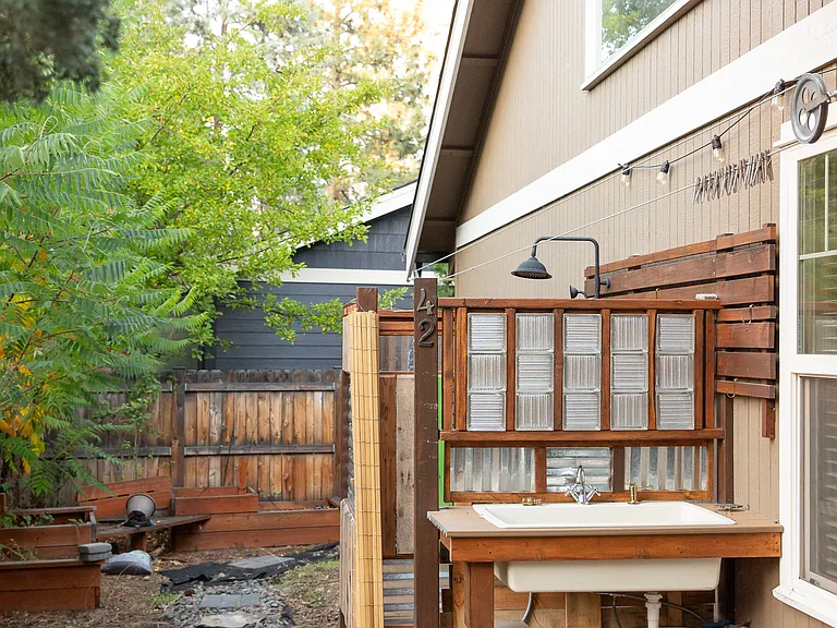 1137 NW Stannium Rd — Photo 31