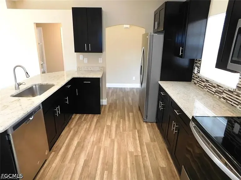 604 Thomas Sherwin Ave S — Photo 6