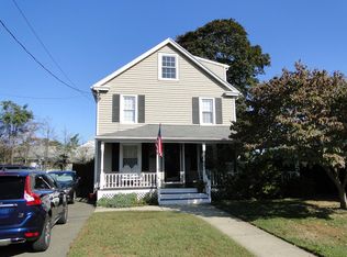 35 Granville St, Fairfield, CT 06824