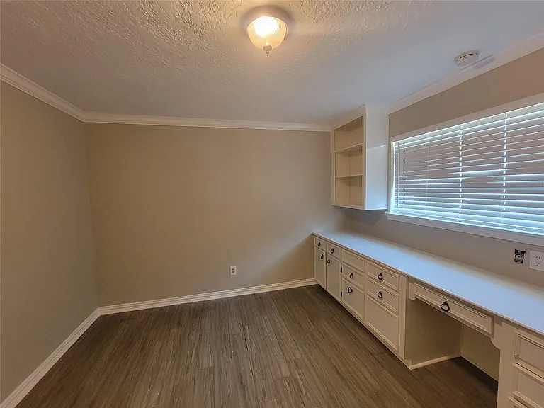 4015 Chapel Square Dr — Photo 24