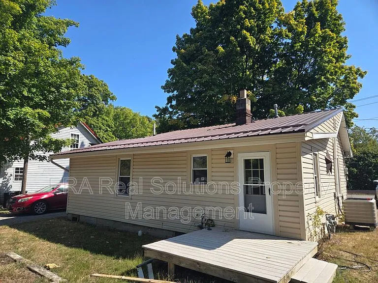 8 Highland Ave — Photo 14