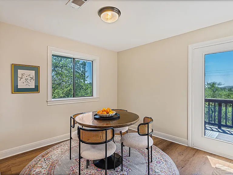 6910 Chinook Dr — Photo 4