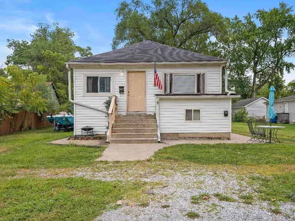 2689 Floyd St, Lake Station, IN 46405