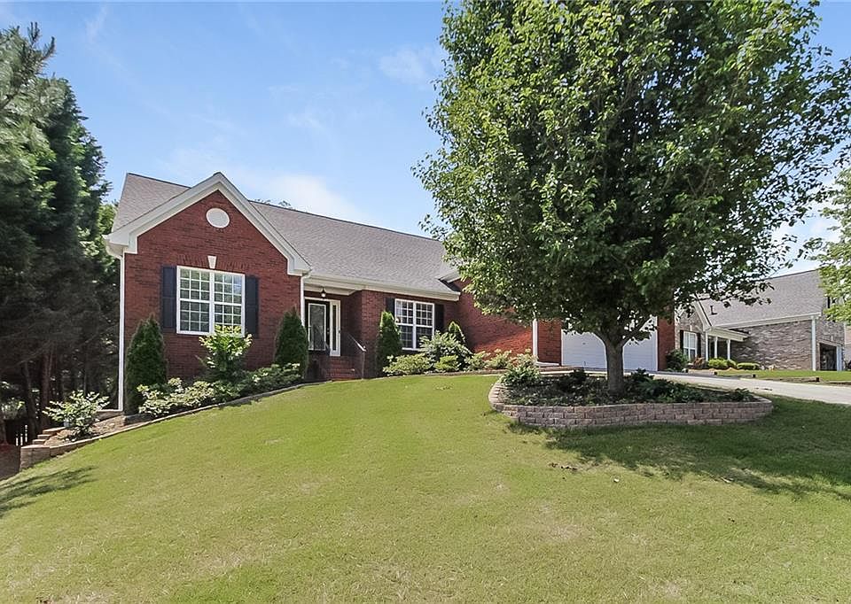1st image of 705 Chapel Hill Dr