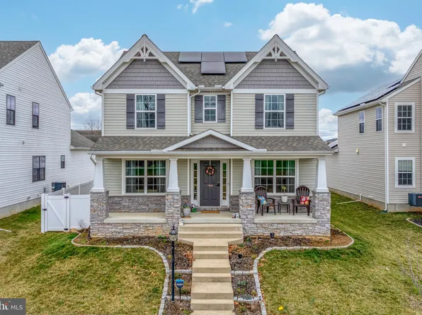 105 Honeysuckle Dr, Marietta, PA 17547