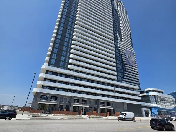8 Interchange Way, Vaughan, ON
