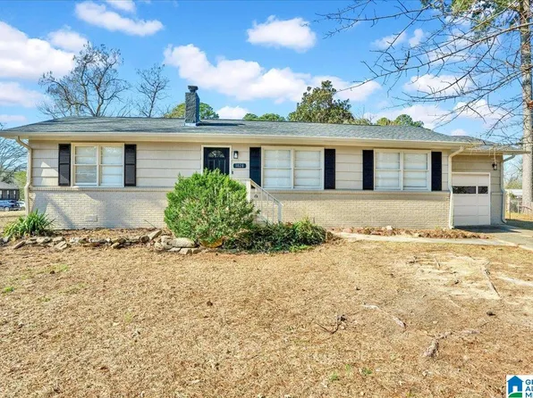 1028 9th Ter, Pleasant Grove, AL 35127