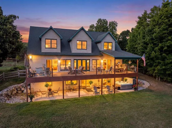 750 Bluewater Trl, Boyne City, MI 49712