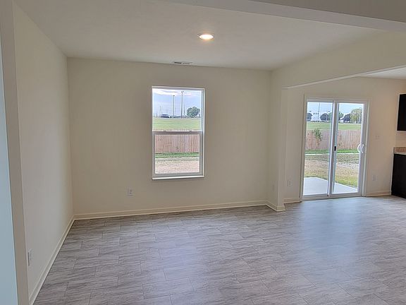 5th image of 2852 Strauss Ln