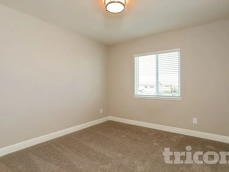 1238 Victorian St — Photo 11