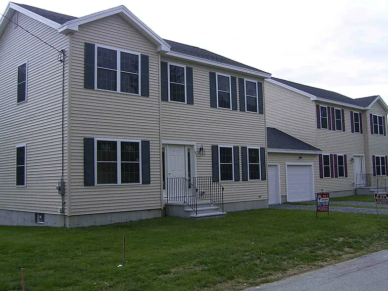 67 Garrison Ave — Photo 1