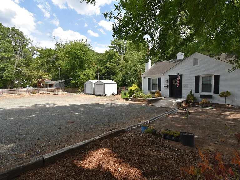 2603 W Carver St — Photo 9
