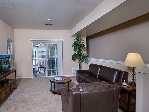 2nd image of 14868 Lakeshore Dr #3-204