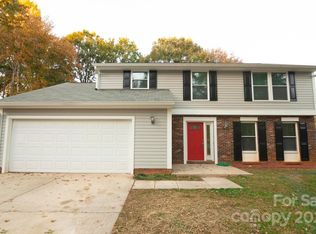 4740 Marthas Ridge Dr, Charlotte, NC 28212