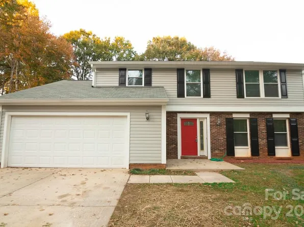 4740 Marthas Ridge Dr, Charlotte, NC 28212