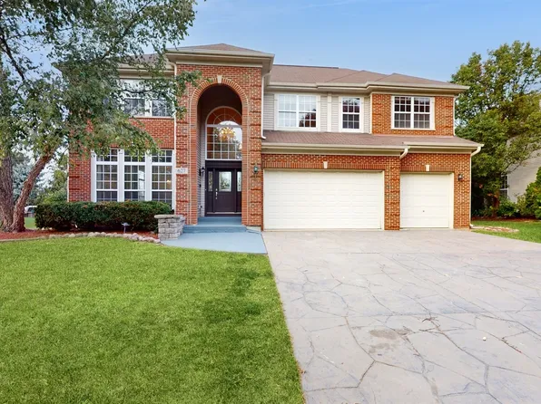 627 Conestoga Rd, Naperville, IL 60563