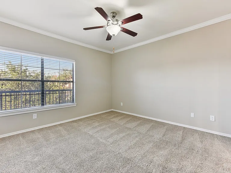Waters Edge Apartment Homes — Photo 125