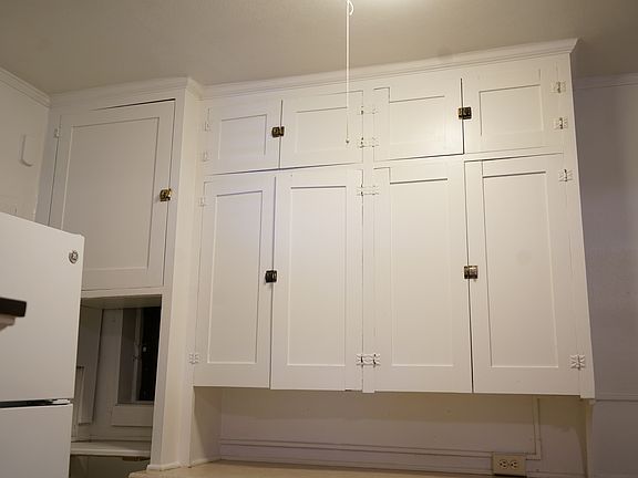 4th image of 562 Holly Ave