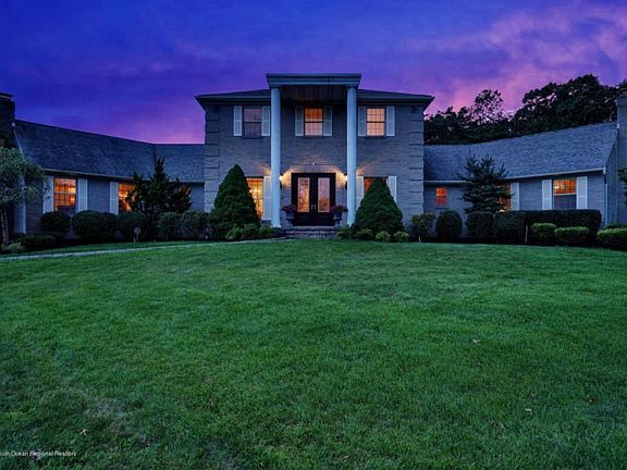 3rd image of 1724 Cathedral Ct