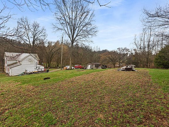 2nd image of 335 Harp Pike