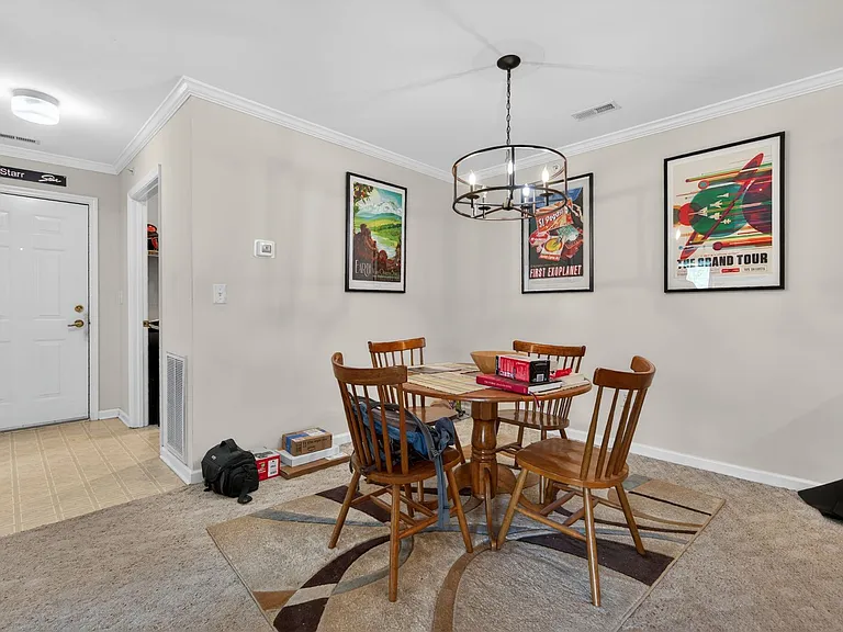 215 S Knollwood Dr — Photo 6