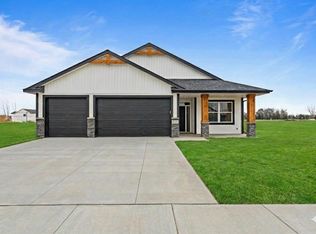 713 David Way, Isanti, MN 55040