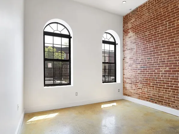 747 Lexington Avenue image 1 of 7