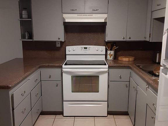 3rd image of 1420 E Spring Ln