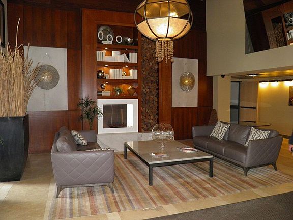 2nd image of 21 Kristin Dr Unit 808
