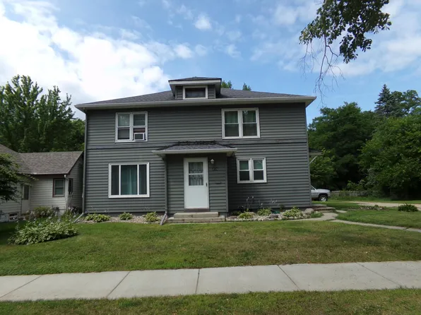 214 W 10th St, Fairmont, MN 56031