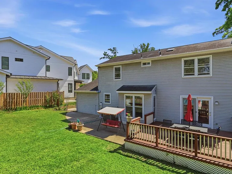 211 Whispering Wind Ct SE — Photo 2