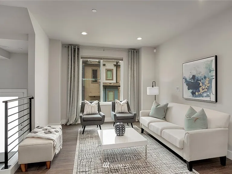 520 Fremont Walk SE — Photo 4