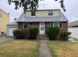 238 Pandolfi Ave, Secaucus, NJ 07094