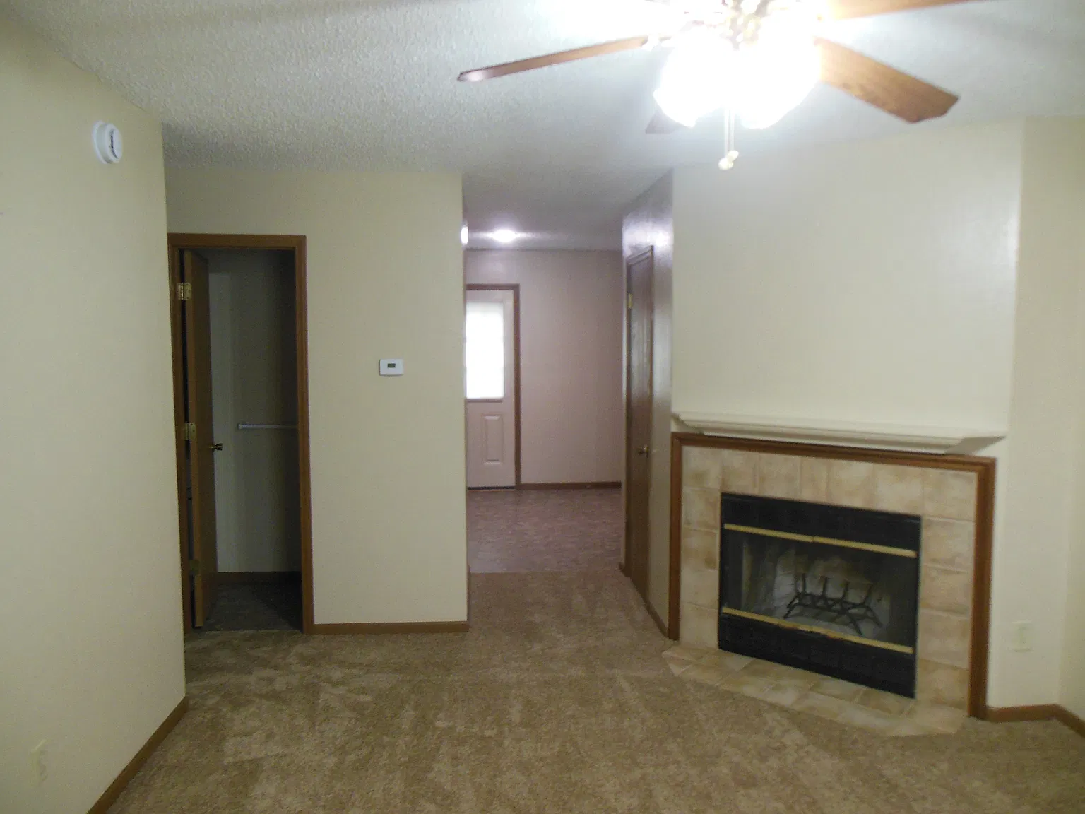 2 bed, 1.5 bath, 1021 sqft, $1,375 — Photo 2