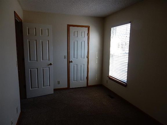 2202 Perkins