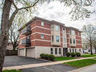 5368 W 96th St APT 2S, Oak Lawn, IL, 60453