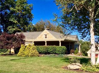 27 Forest Grove Rd, Coraopolis, PA 15108