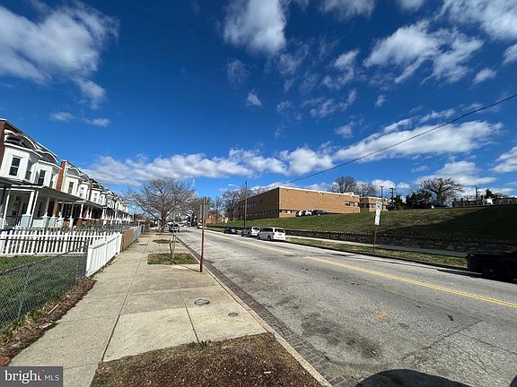 3rd image of 3912 Reisterstown Rd