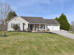 124 Pleasant View Dr, Oliver Springs, TN 37840