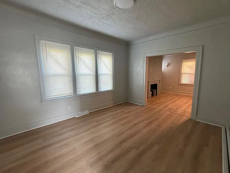 2315 Tuxedo St — Photo 8