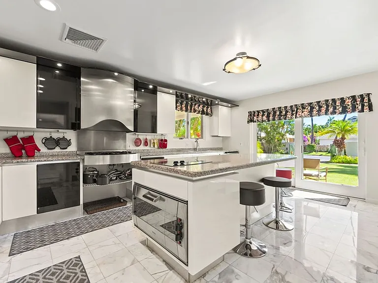 4818 Kahala Ave — Photo 12